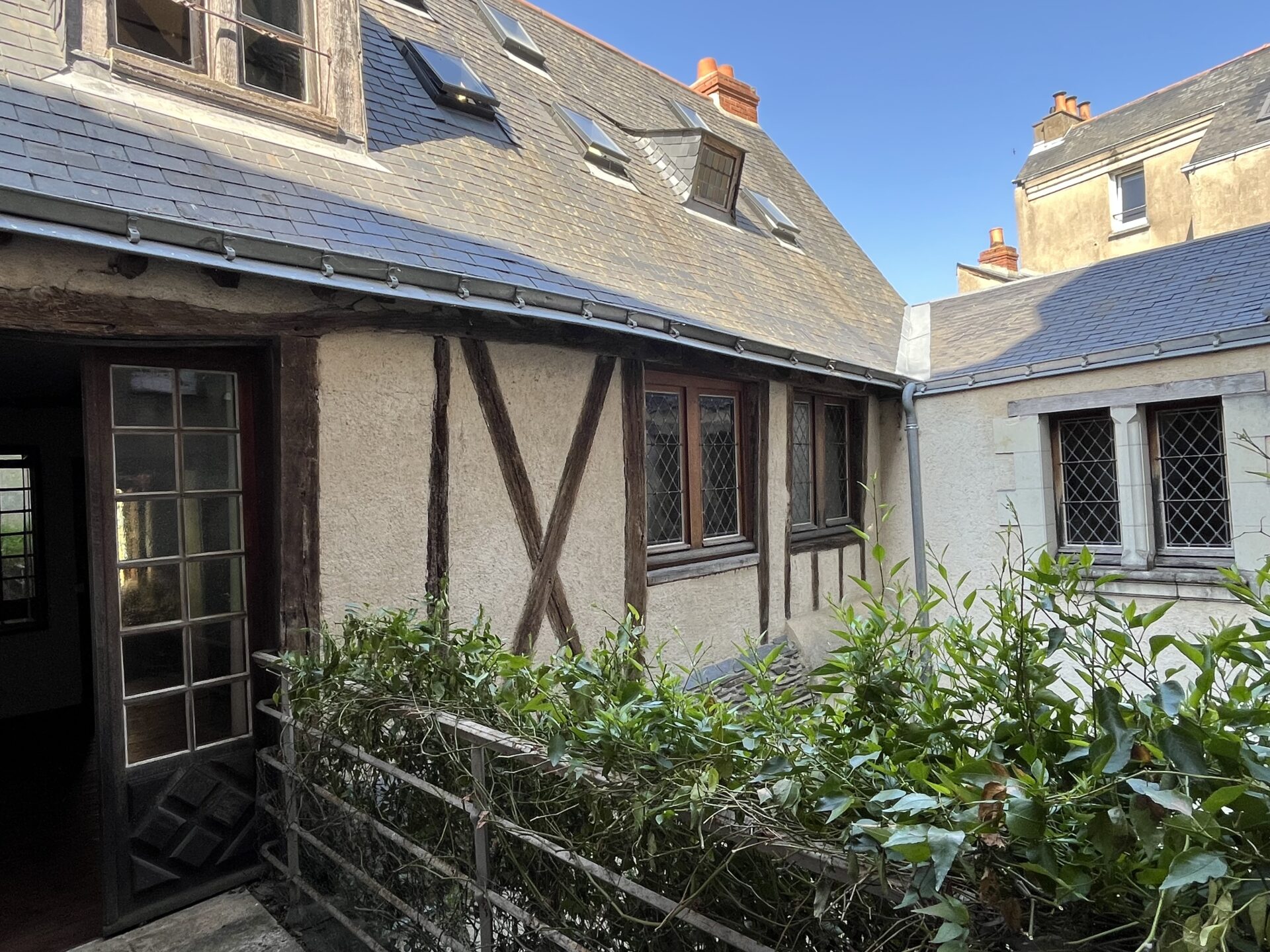 You are currently viewing ANGERS / Château – Maison XVI ème – T5 – 3 chambres 6 – 155m2